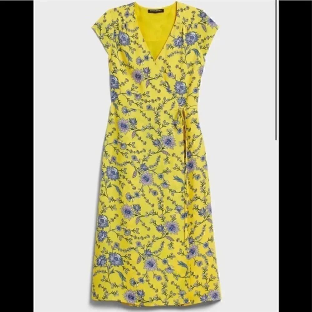 Banana Republic Petite Wrap MIDI Yellow Floral Dress
